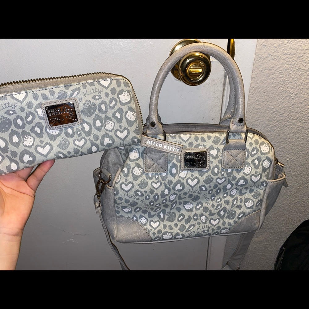 Hello kitty Sanrio loungefly purse & matching wallet